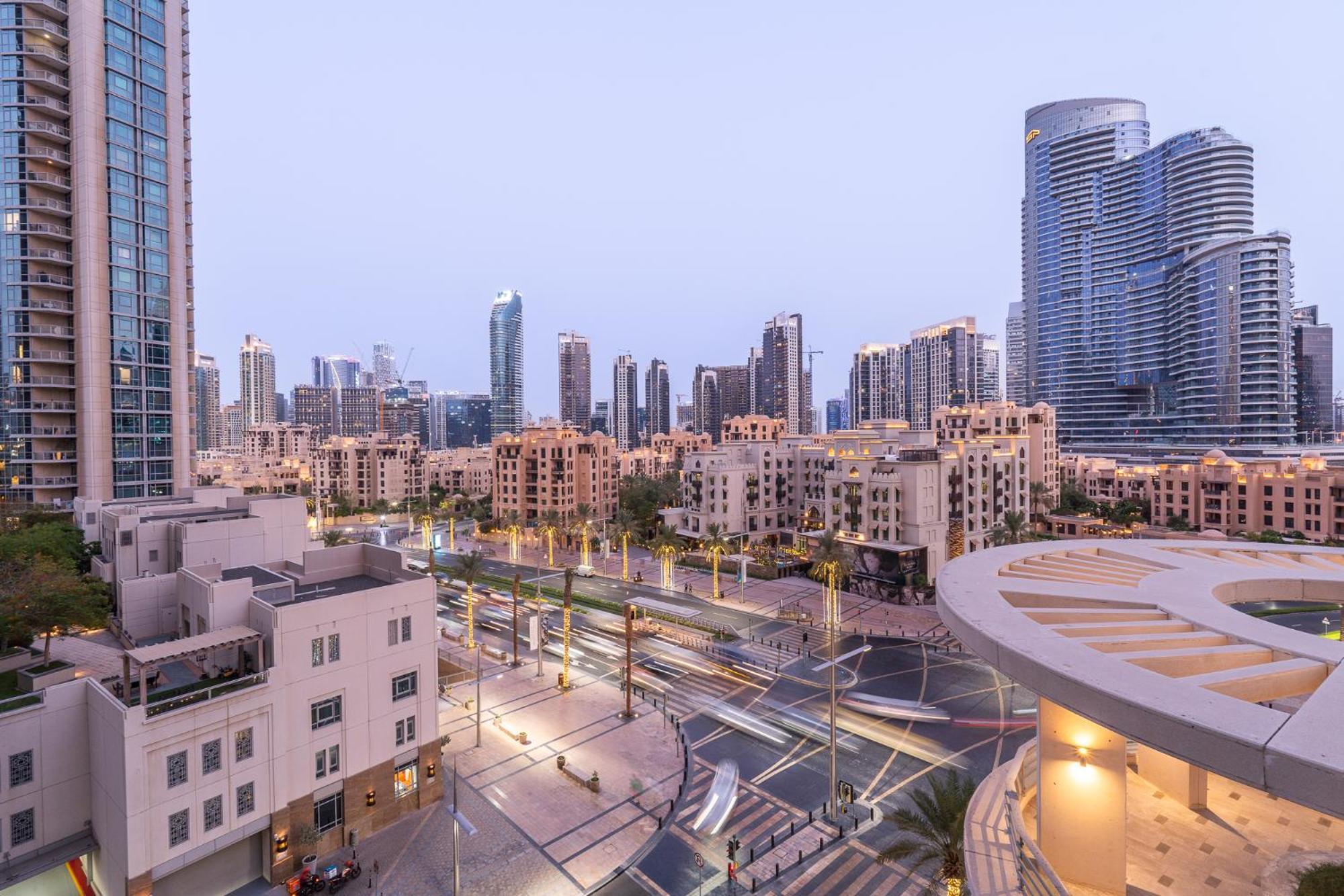 Apartment Boulevard 2 Br- Burj Khalifa-dubai Mall- Pool-gym *