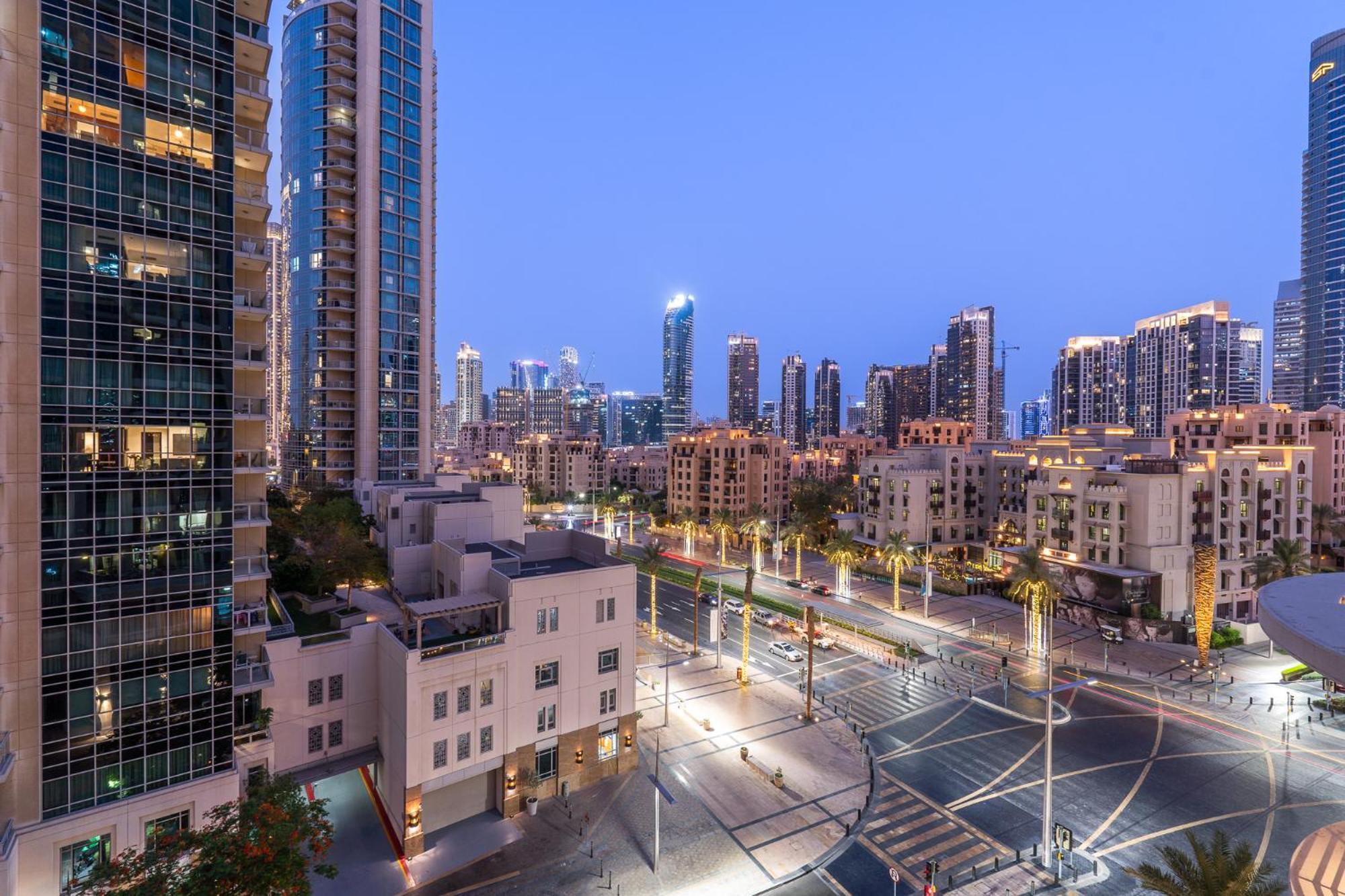 Boulevard 2 Br- Burj Khalifa-dubai Mall- Pool-gym Apartment *