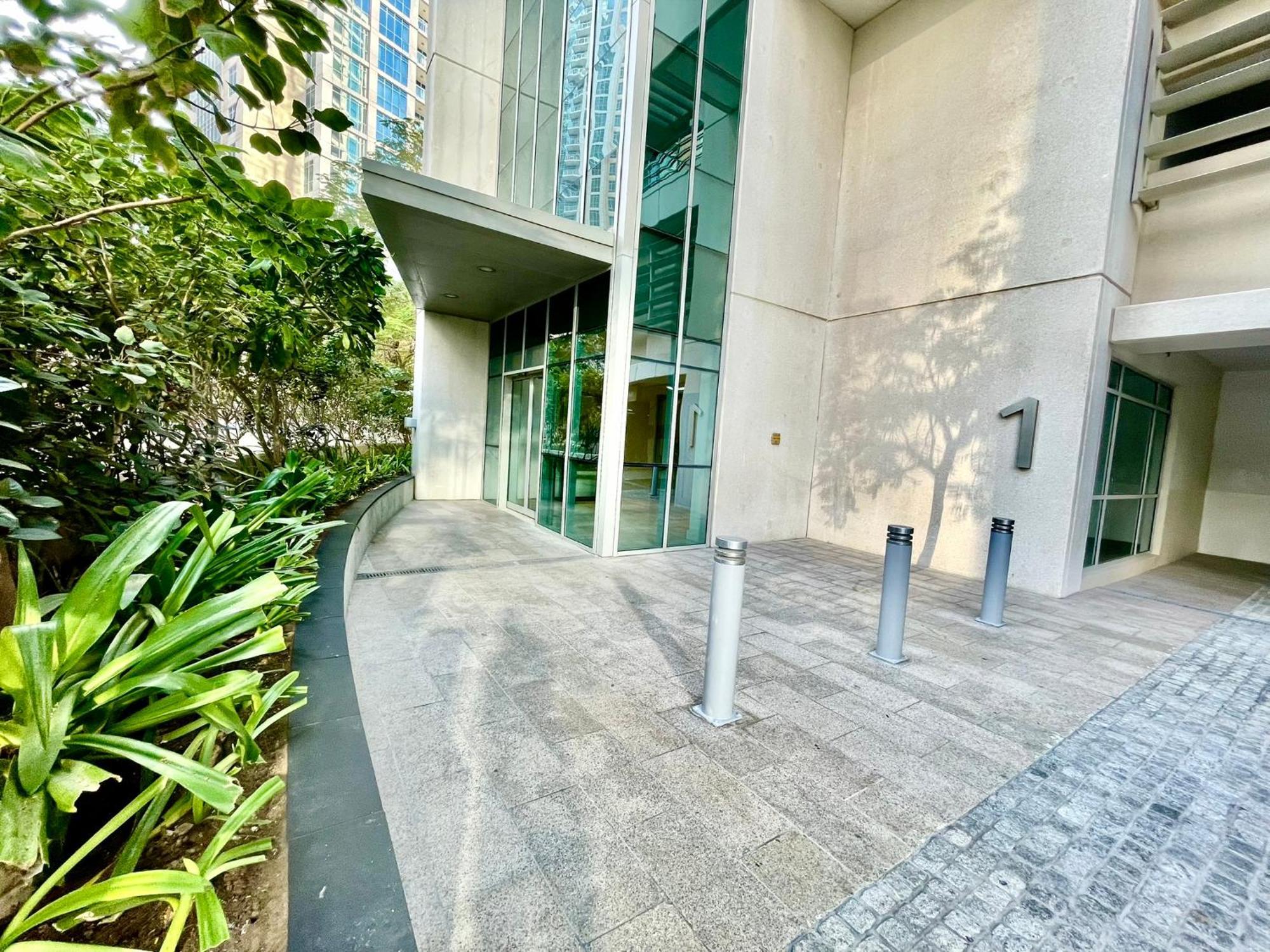 Boulevard 2 Br- Burj Khalifa-dubai Mall- Pool-gym * Dubai